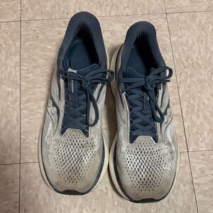 Saucony Ride 18 Men’s Size 10.5